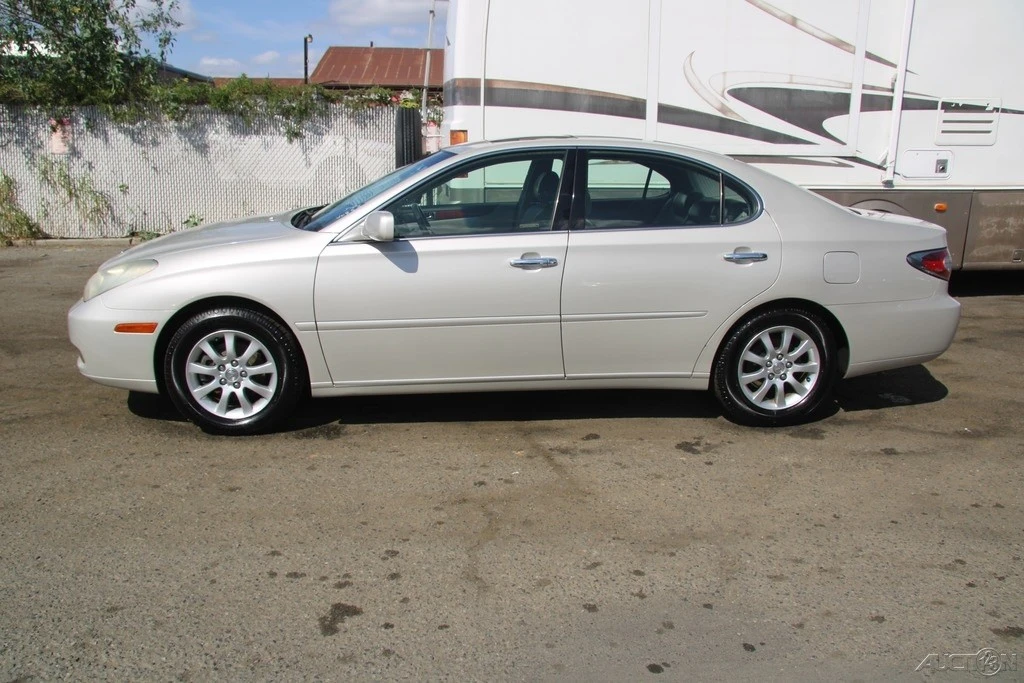 2003 Lexus ES 4th Gen - Image 9 of 21