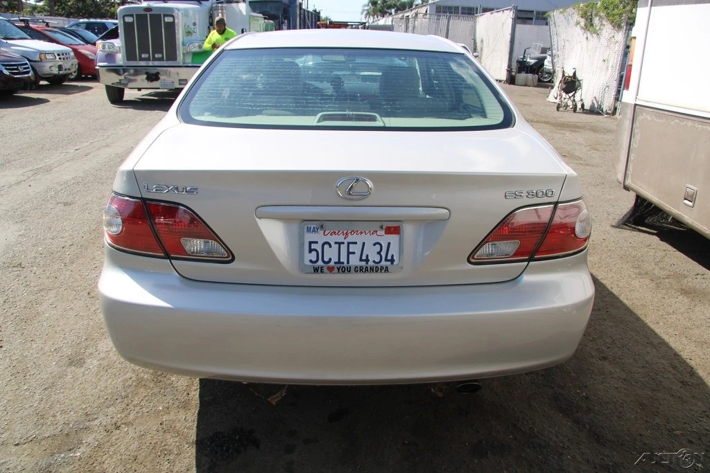 2003 Lexus ES 4th Gen - Image 6 of 21