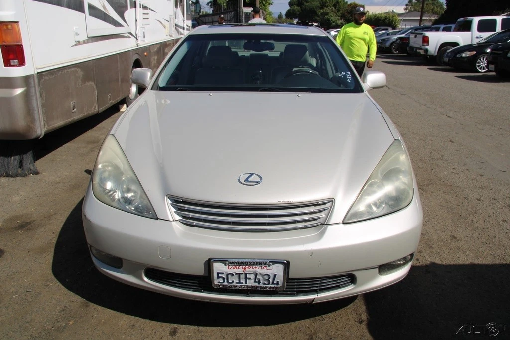 2003 Lexus ES 4th Gen - Image 11 of 21