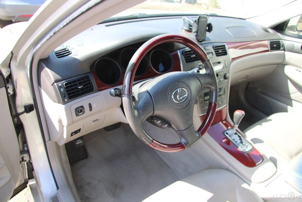 2003 Lexus ES 4th Gen - Image 15 of 21