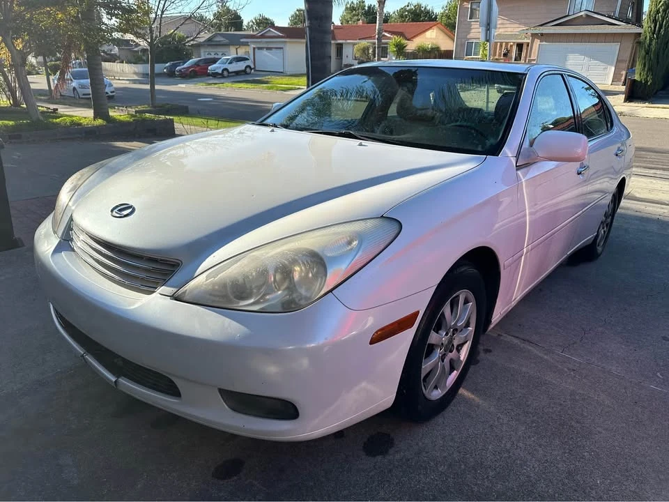 2003 Lexus ES 4th Gen - Image 2 of 10