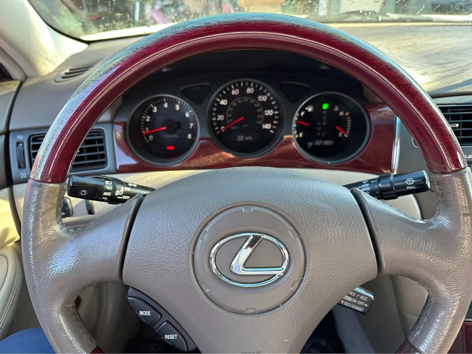 2003 Lexus ES 4th Gen - Image 6 of 10