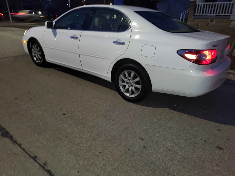 2003 Lexus ES 4th Gen - Image 4 of 9