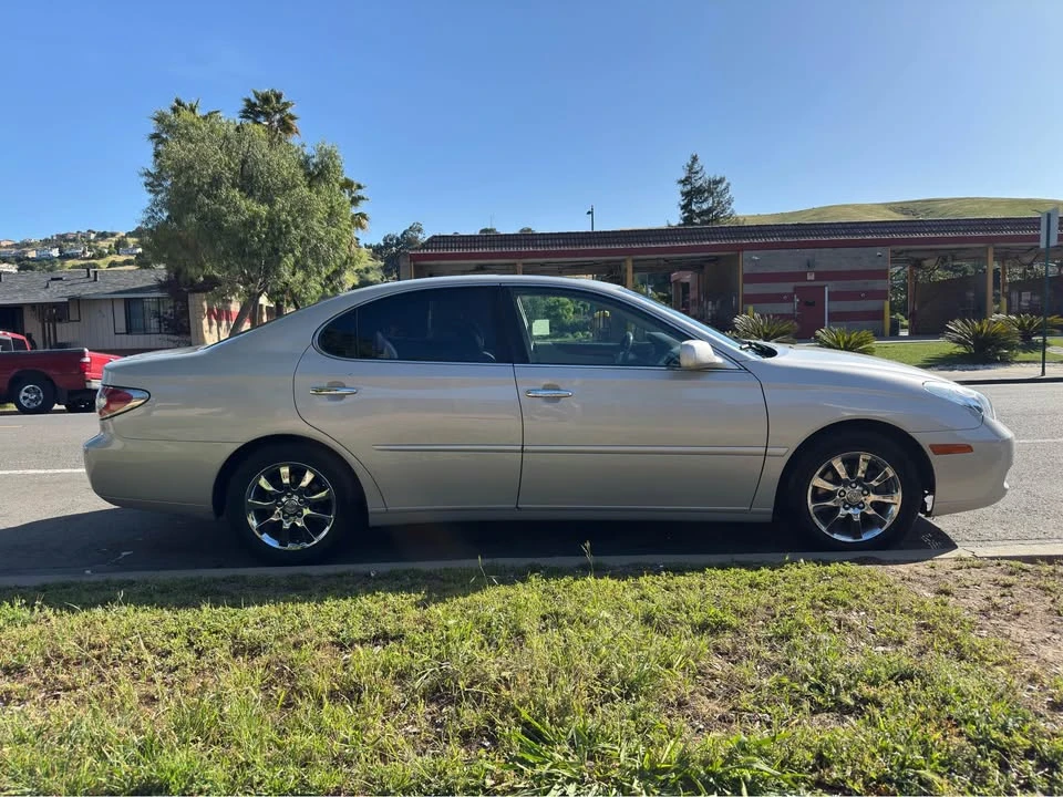 2003 Lexus ES 4th Gen - Image 4 of 8