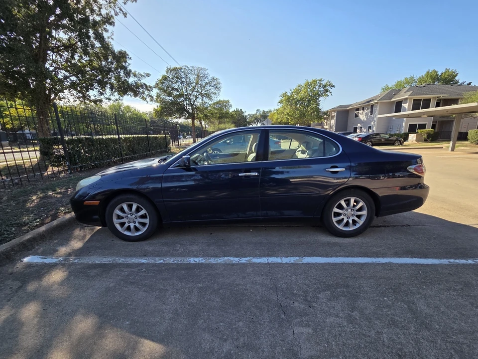 2003 Lexus ES 3rd Gen - Image 3 of 15