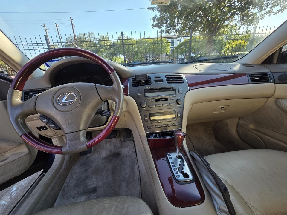 2003 Lexus ES 3rd Gen - Image 9 of 15