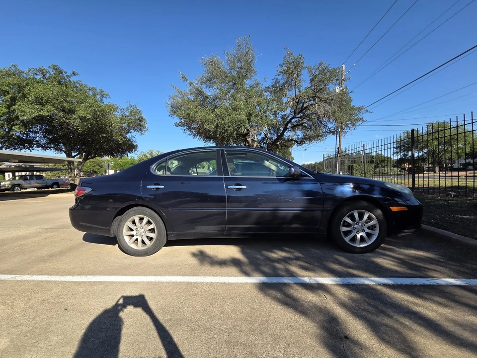 2003 Lexus ES 3rd Gen - Image 4 of 15