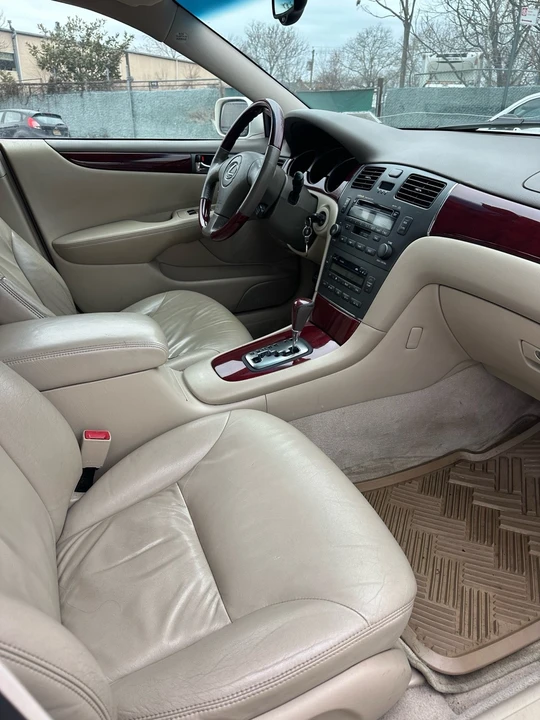 2003 Lexus ES 4th Gen - Image 13 of 16