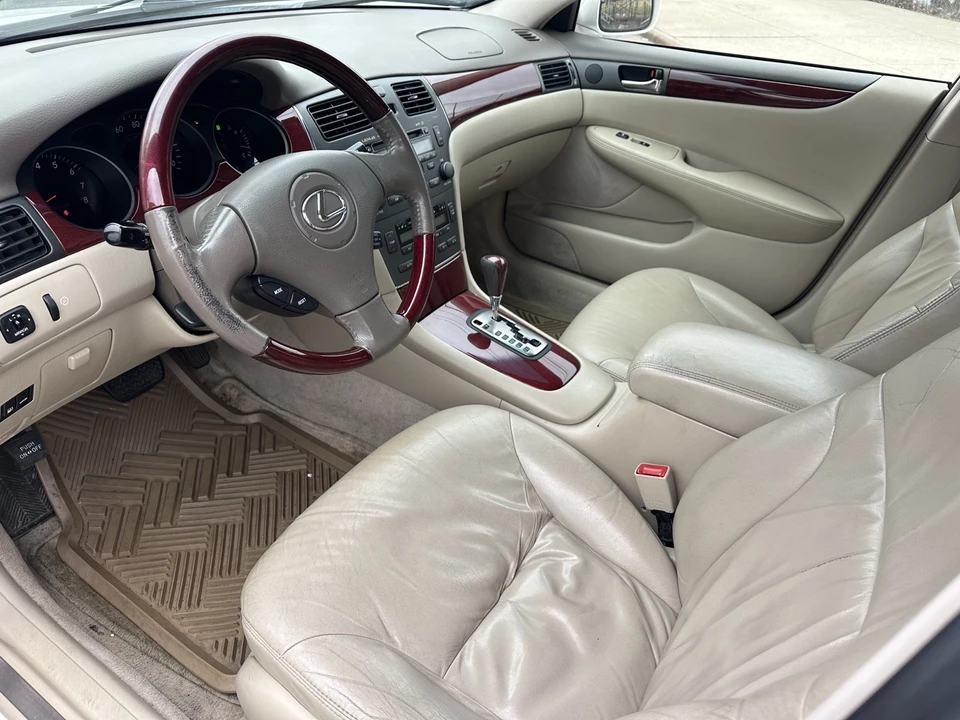 2003 Lexus ES 4th Gen - Image 10 of 16