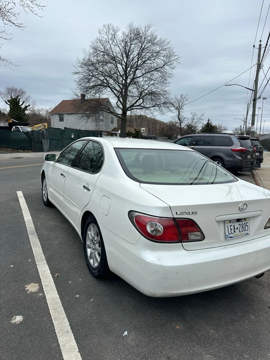 2003 Lexus ES 4th Gen - Image 2 of 16