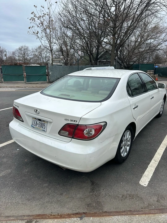 2003 Lexus ES 4th Gen - Image 4 of 16