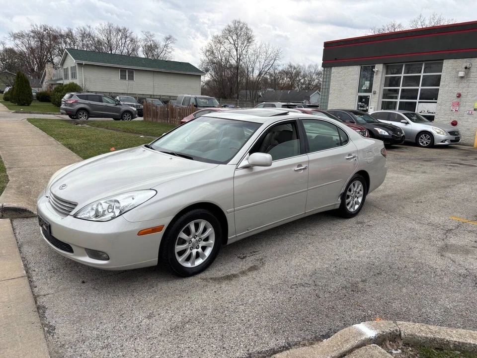 2003 Lexus ES 4th Gen - Image 11 of 19
