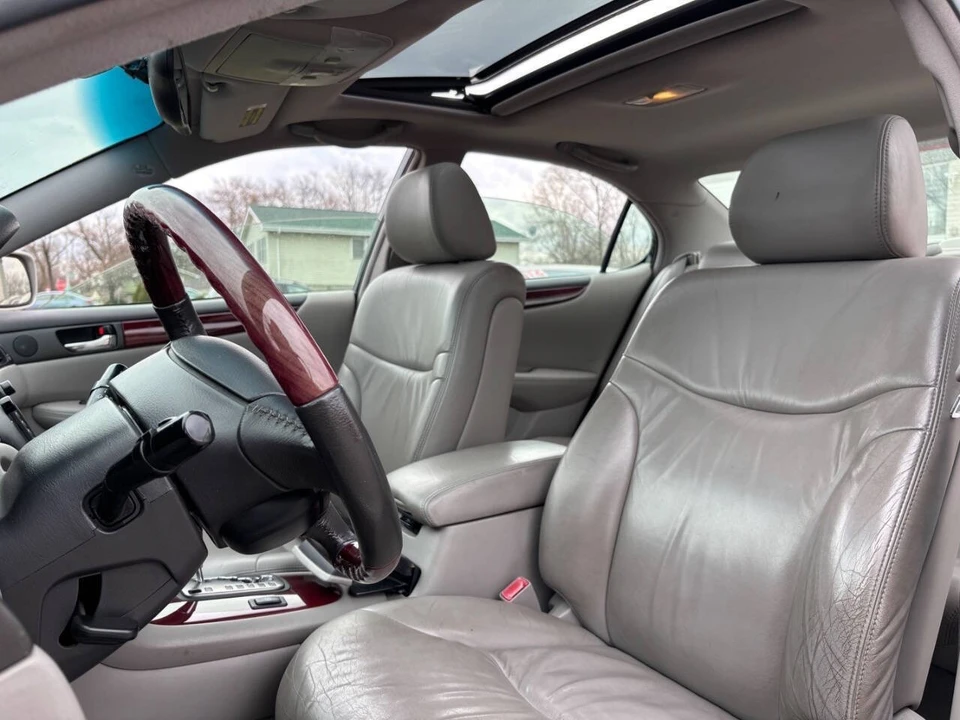 2003 Lexus ES 4th Gen - Image 12 of 19
