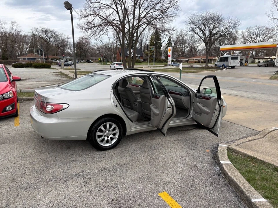 2003 Lexus ES 4th Gen - Image 14 of 19