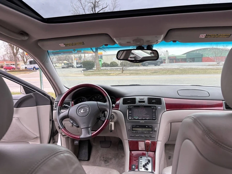 2003 Lexus ES 4th Gen - Image 16 of 19