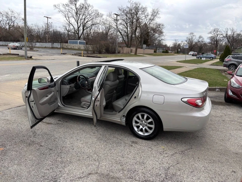 2003 Lexus ES 4th Gen - Image 17 of 19