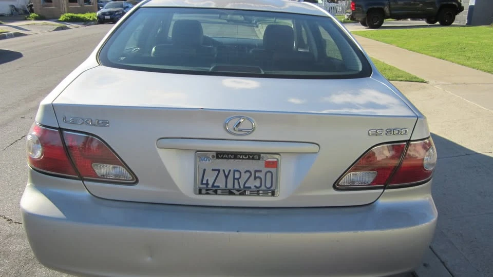 2003 Lexus ES 3rd Gen - Image 6 of 9