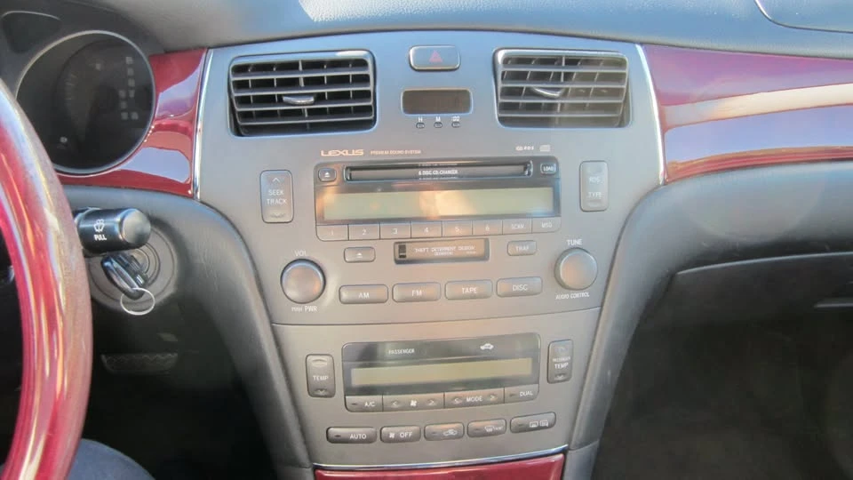 2003 Lexus ES 3rd Gen - Image 2 of 9