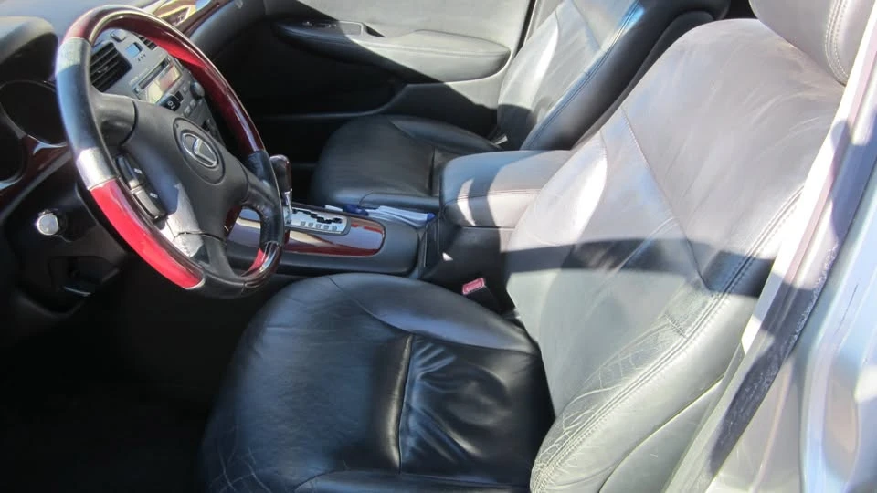 2003 Lexus ES 3rd Gen - Image 4 of 9