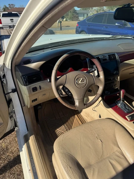 2003 Lexus ES 3rd Gen - Image 8 of 10