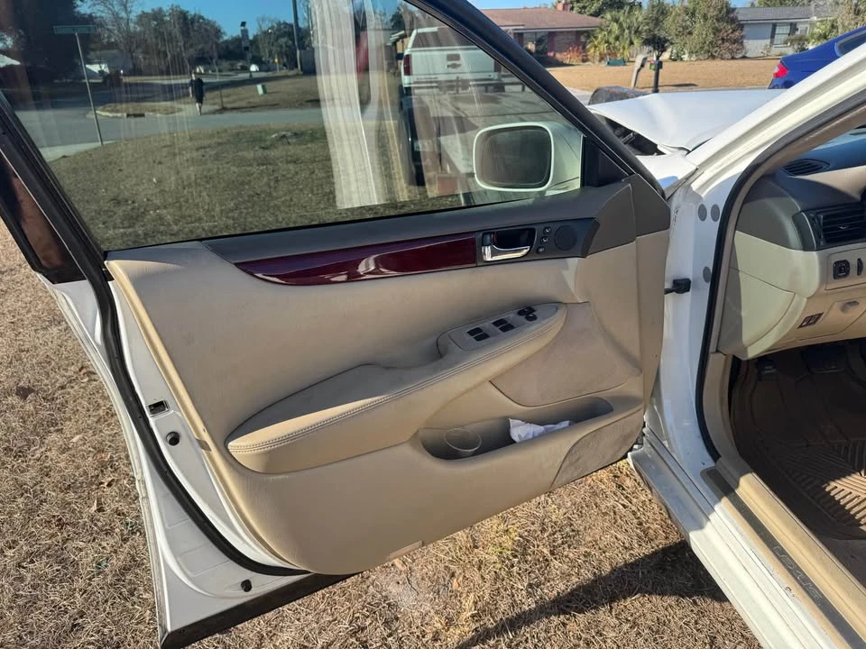 2003 Lexus ES 3rd Gen - Image 9 of 10