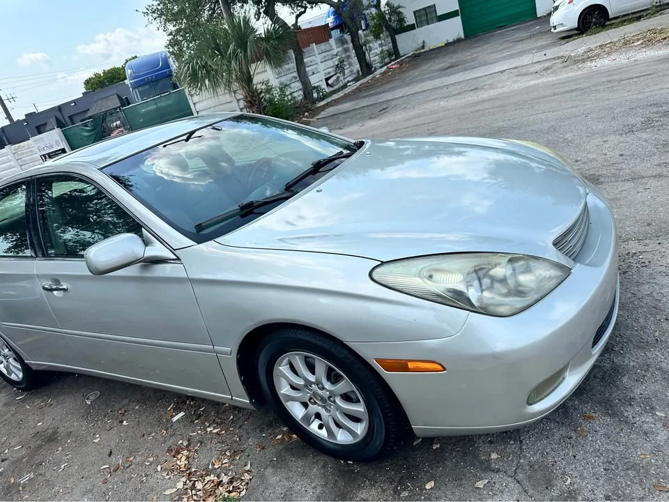 2003 Lexus ES 4th Gen - Image 2 of 5