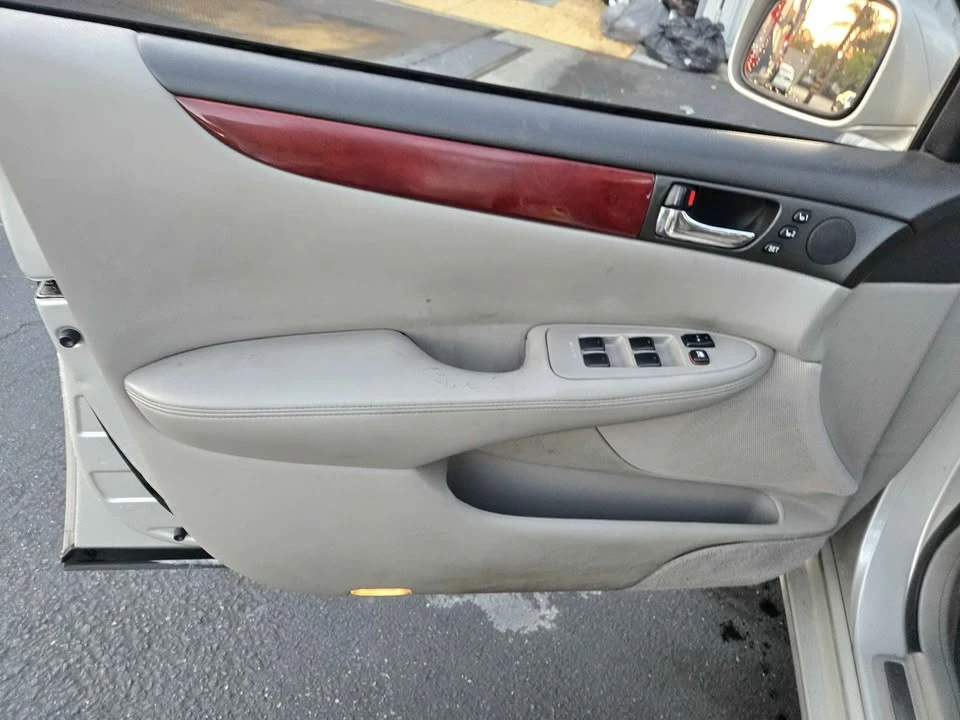 2003 Lexus GS 2nd Gen - Image 13 of 15