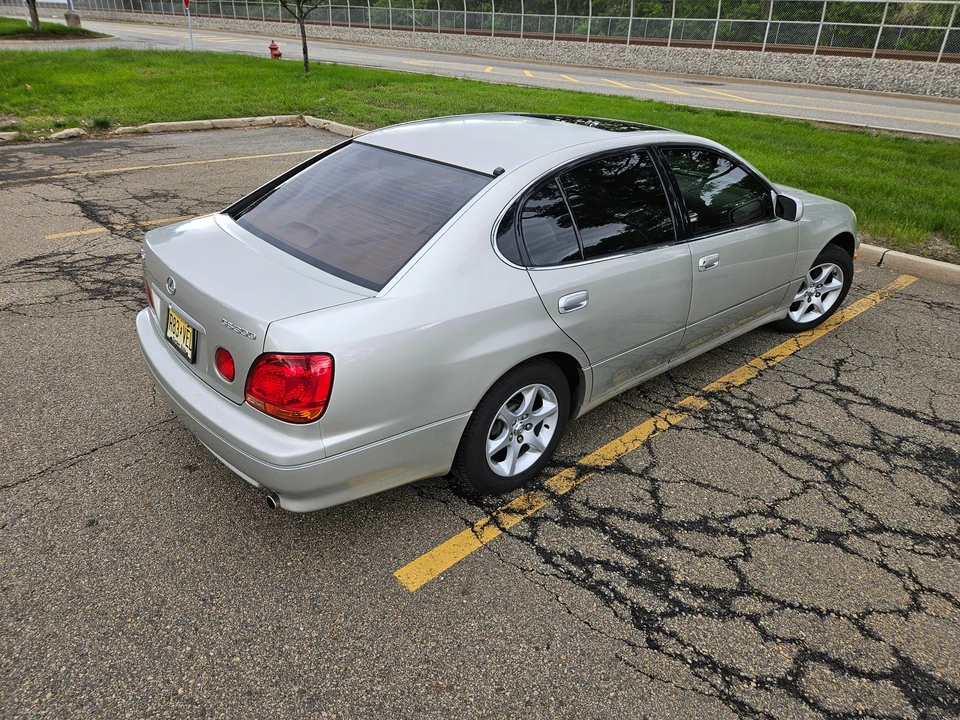 2003 Lexus GS 2nd Gen - Image 27 of 31
