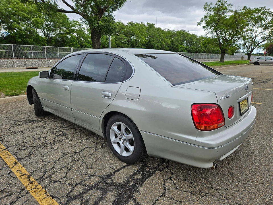 2003 Lexus GS 2nd Gen - Image 16 of 31