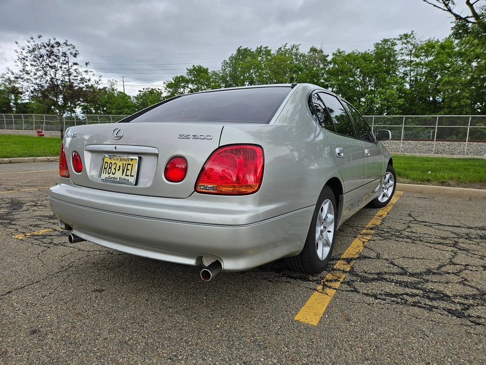 2003 Lexus GS 2nd Gen - Image 22 of 31
