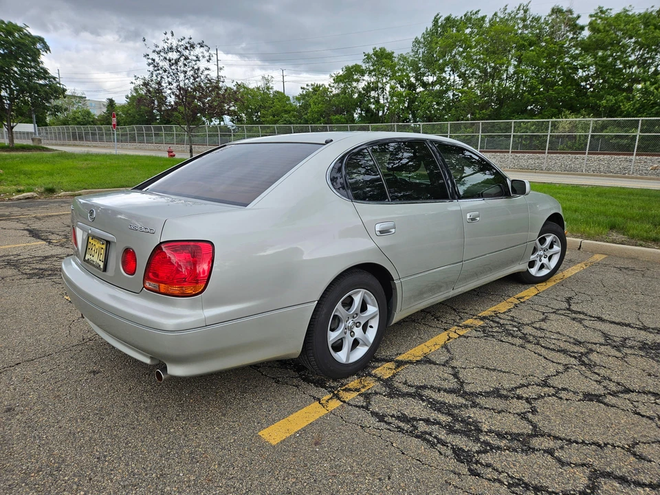 2003 Lexus GS 2nd Gen - Image 26 of 31