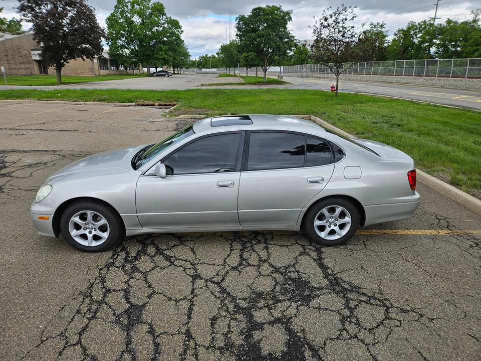 2003 Lexus GS 2nd Gen - Image 14 of 31