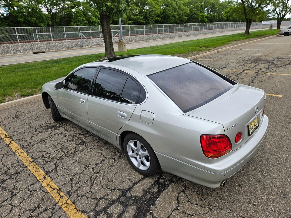 2003 Lexus GS 2nd Gen - Image 17 of 31