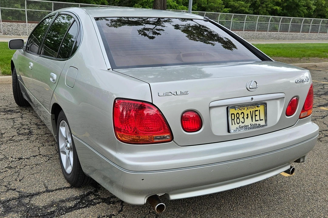 2003 Lexus GS 2nd Gen - Image 4 of 31