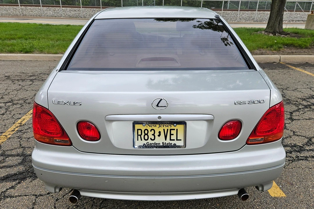 2003 Lexus GS 2nd Gen - Image 5 of 31