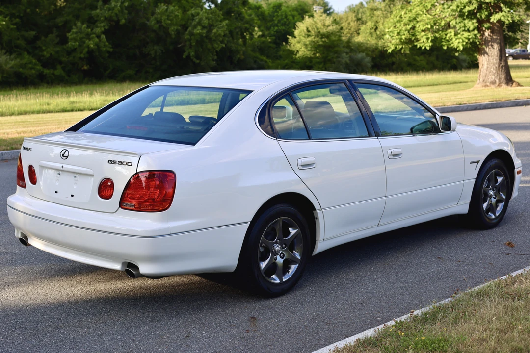 2003 Lexus GS 2nd Gen - Image 4 of 31