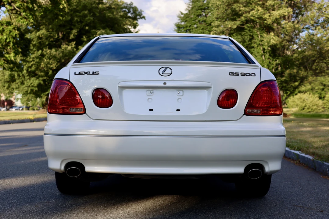 2003 Lexus GS 2nd Gen - Image 19 of 31
