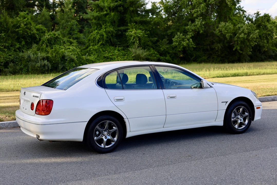 2003 Lexus GS 2nd Gen - Image 21 of 31