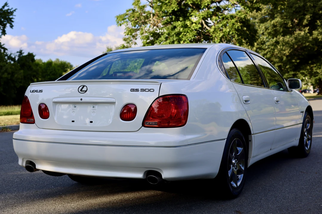 2003 Lexus GS 2nd Gen - Image 20 of 31