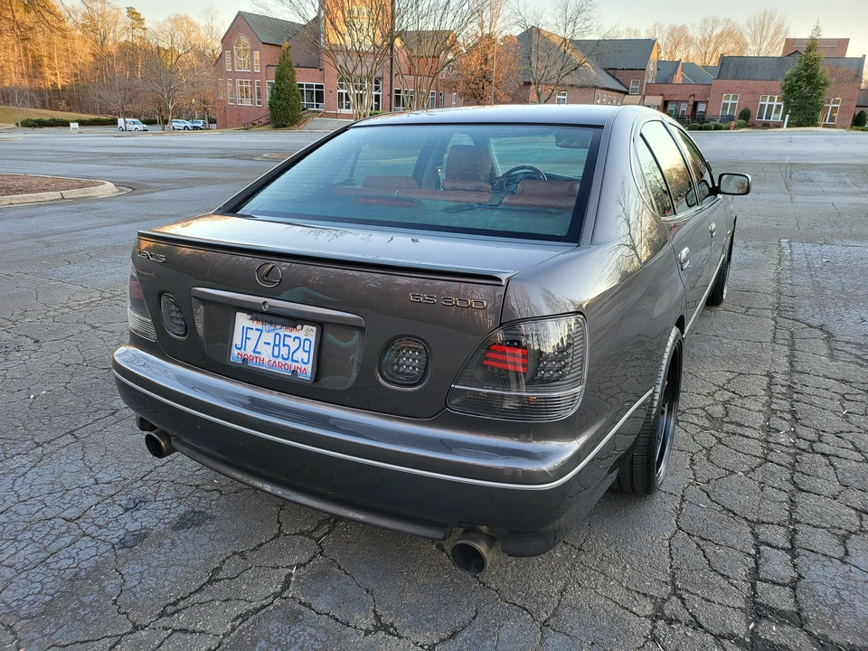 2003 Lexus GS 2nd Gen - Image 12 of 31