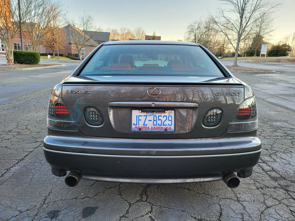 2003 Lexus GS 2nd Gen - Image 11 of 31