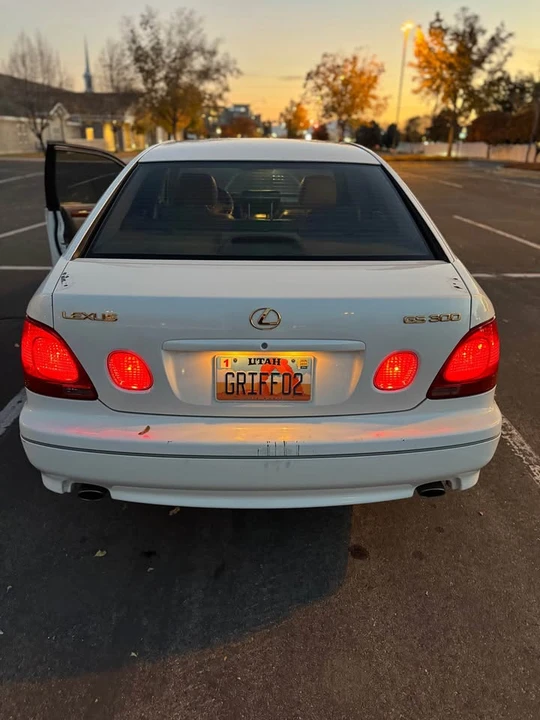 2003 Lexus GS 2nd Gen - Image 11 of 20