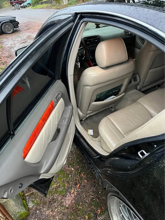 2003 Lexus GS 2nd Gen - Image 10 of 13
