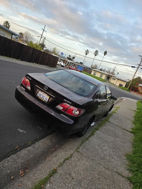 2003 Lexus GS 2nd Gen - Image 6 of 13