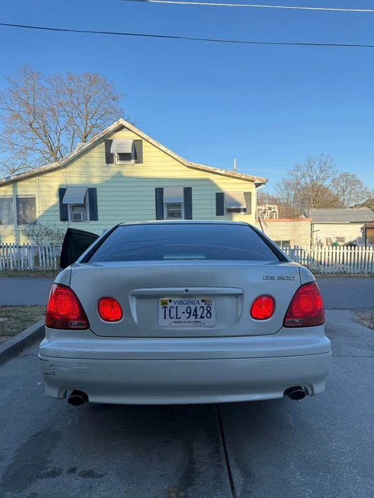 2003 Lexus GS 2nd Gen - Image 4 of 16