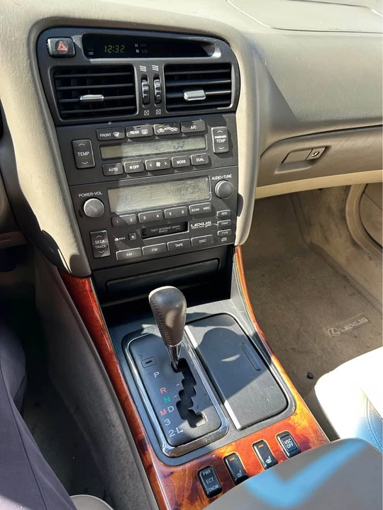 2003 Lexus GS 2nd Gen - Image 11 of 19