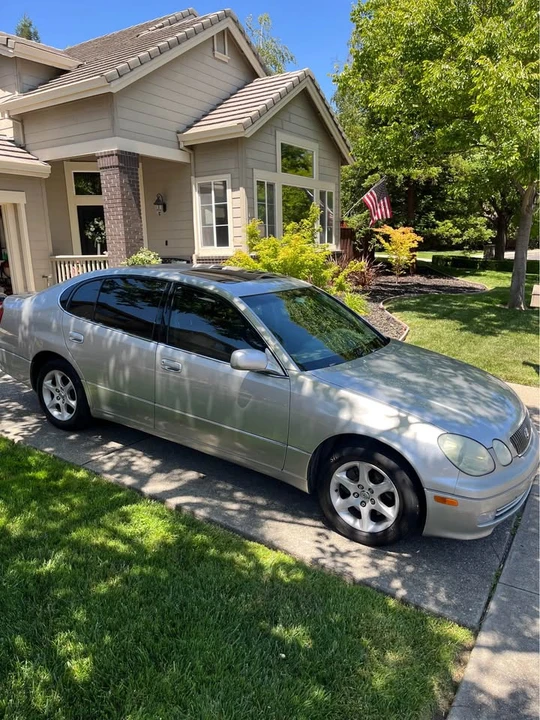 2003 Lexus GS 2nd Gen - Image 2 of 9