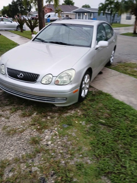 2003 Lexus GS 2nd Gen - Image 3 of 10