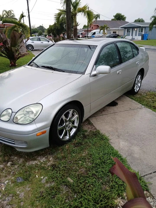 2003 Lexus GS 2nd Gen - Image 4 of 10