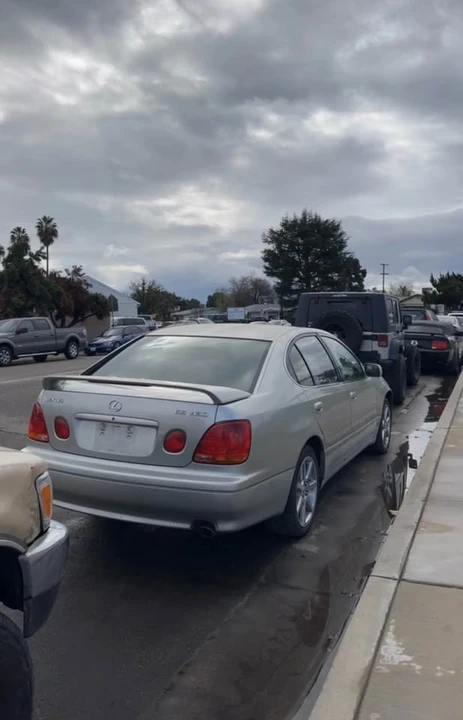 2003 Lexus GS 2nd Gen - Image 3 of 3